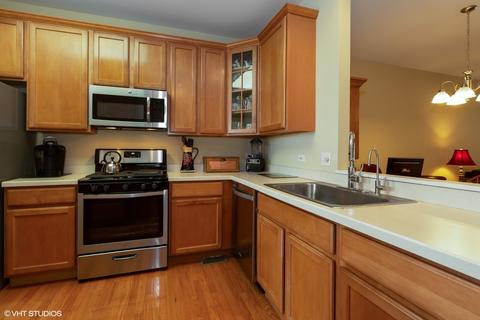 4135 Whitehall Ln, Algonquin, IL 60102 photo 4