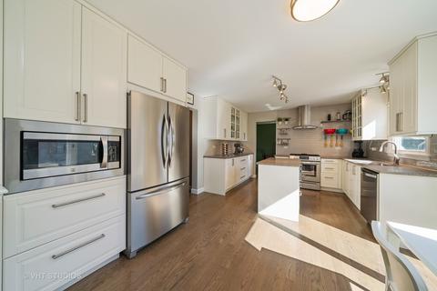 267 Windsor Dr, Bartlett, IL 60103 photo 4