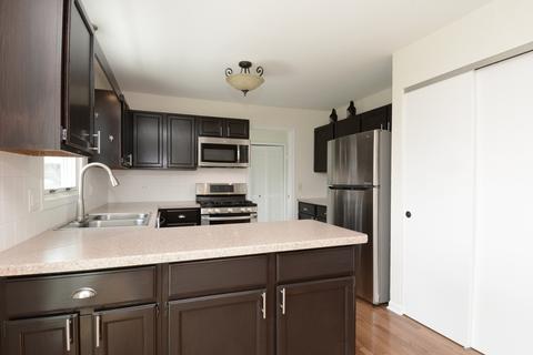 608 Stuart Dr, Carol Stream, IL 60188 photo 12