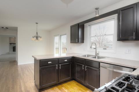 608 Stuart Dr, Carol Stream, IL 60188 photo 13