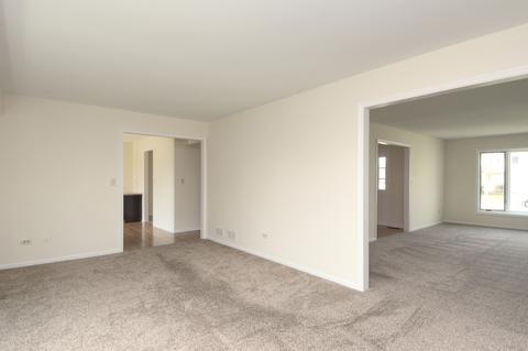 608 Stuart Dr, Carol Stream, IL 60188 photo 7