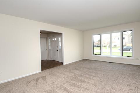 608 Stuart Dr, Carol Stream, IL 60188 photo 6