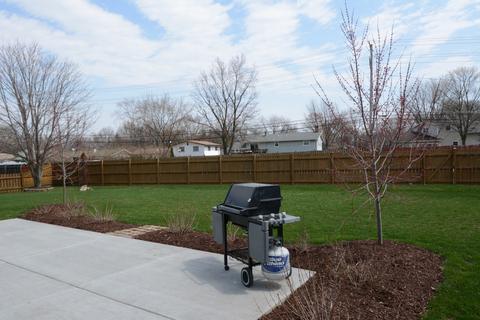 608 Stuart Dr, Carol Stream, IL 60188 photo 33