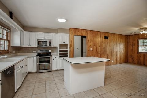 1210 Delles Rd, Wheaton, IL 60189 photo 13