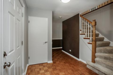 1210 Delles Rd, Wheaton, IL 60189 photo 2
