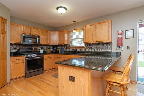 1702 Tall Oaks Dr, Plainfield, IL 60586 photo 4