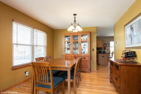 1702 Tall Oaks Dr, Plainfield, IL 60586 photo 3