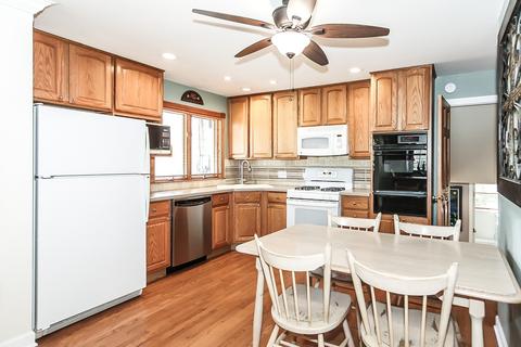 1005 Lancaster Ct, Hoffman Estates, IL 60169 photo 10