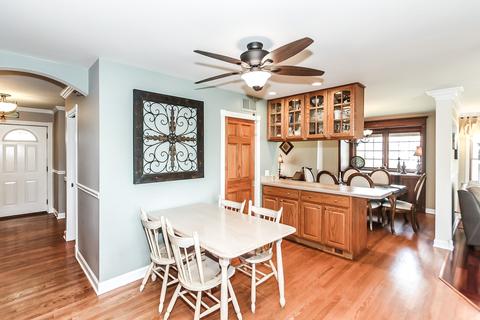 1005 Lancaster Ct, Hoffman Estates, IL 60169 photo 11