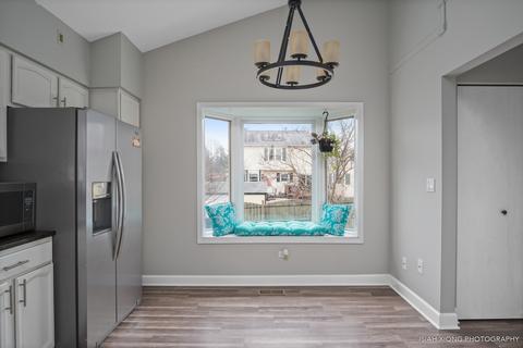2076 Monday Dr, Elgin, IL 60123 photo 4
