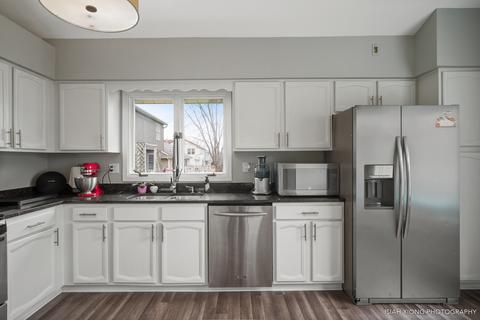 2076 Monday Dr, Elgin, IL 60123 photo 2