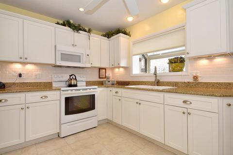 561 E Park Ave, Elmhurst, IL 60126 photo 15