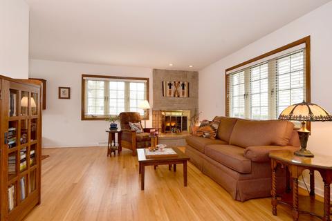 561 E Park Ave, Elmhurst, IL 60126 photo 6