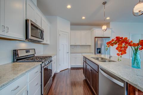 215 Sunset Ln, Addison, IL 60101 photo 2