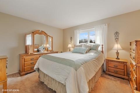 267 Plainview Dr, Bolingbrook, IL 60440 photo 9