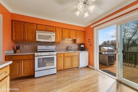 267 Plainview Dr, Bolingbrook, IL 60440 photo 6
