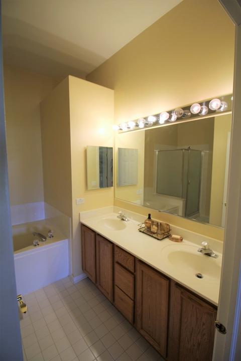 727 Prestwick Ln, Wheeling, IL 60090 photo 12