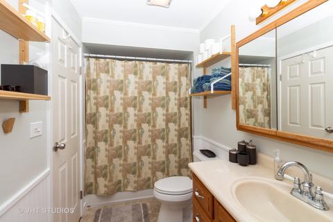 1315 Meyer Rd, Hoffman Estates, IL 60169 photo 10