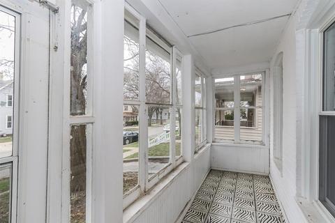 478 Jefferson Ave, Elgin, IL 60120 photo 3