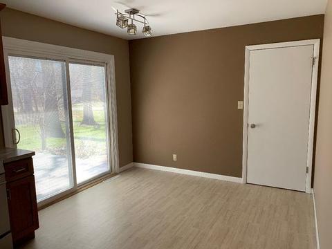 2123 Timber Trl, Freeport, IL 61032 photo 5
