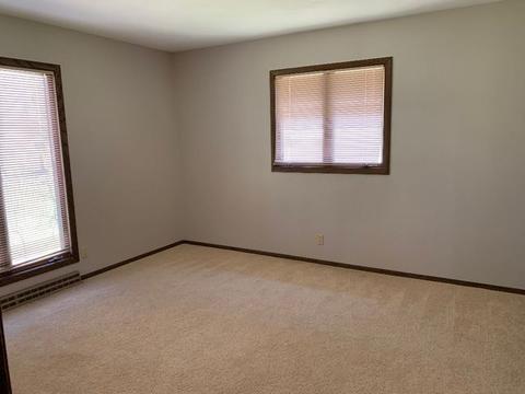 2123 Timber Trl, Freeport, IL 61032 photo 14
