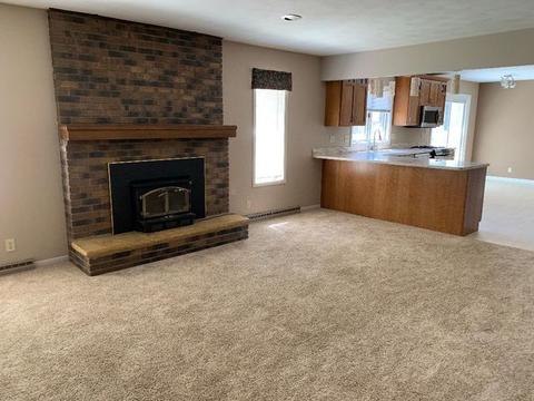2123 Timber Trl, Freeport, IL 61032 photo 3