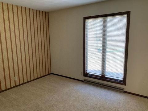 2123 Timber Trl, Freeport, IL 61032 photo 16