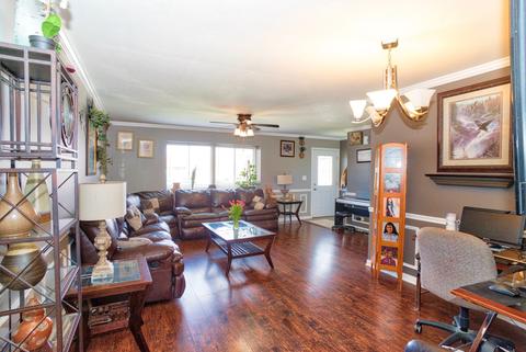 44 Joslyn Dr, Elgin, IL 60120 photo 4