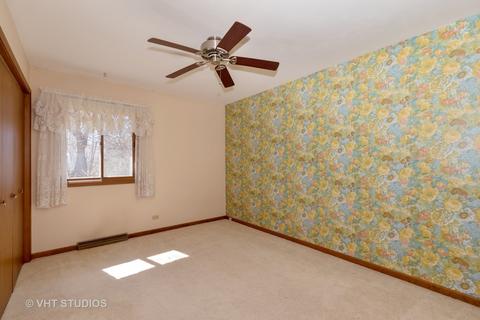 512 Stevens Ct, Sleepy Hollow, IL 60118 photo 12