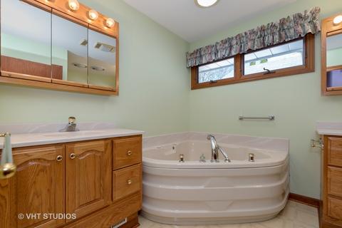 512 Stevens Ct, Sleepy Hollow, IL 60118 photo 11