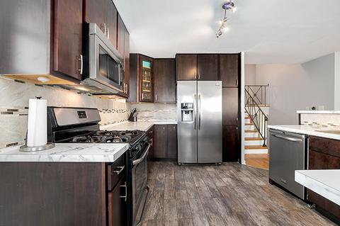 2140 Westview Dr, Des Plaines, IL 60018 photo 7
