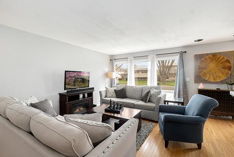 2140 Westview Dr, Des Plaines, IL 60018 photo 9