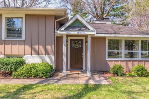 705 S Moore St, Bloomington, IL 61701 photo 3