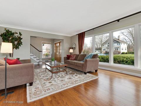 14 Briar Rd, Golf, IL 60029 photo 2