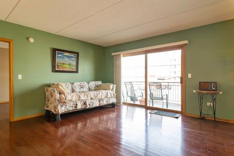 1477 E Thacker St #210, Des Plaines, IL 60016 photo 2
