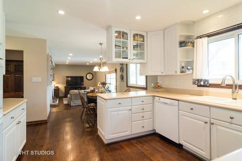 4300 Eisenhower Cir, Hoffman Estates, IL 60192 photo 3