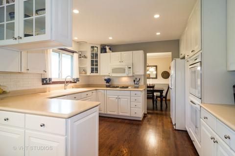 4300 Eisenhower Cir, Hoffman Estates, IL 60192 photo 4