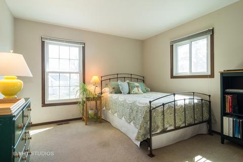 4300 Eisenhower Cir, Hoffman Estates, IL 60192 photo 12
