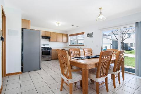 1768 Hazelnut Ln, Aurora, IL 60504 photo 8