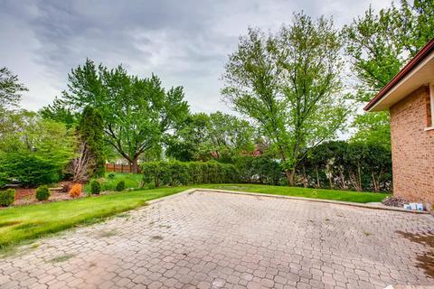 137 Somerset Rd, Willowbrook, IL 60527 photo 23