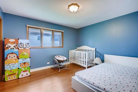 137 Somerset Rd, Willowbrook, IL 60527 photo 14