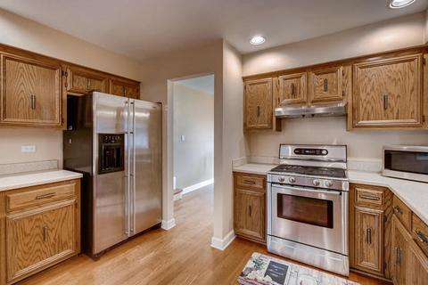 137 Somerset Rd, Willowbrook, IL 60527 photo 7