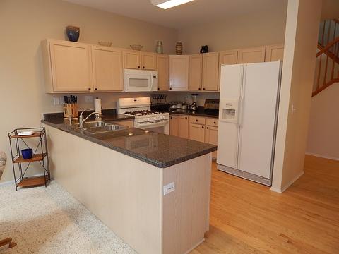 2060 Jeffrey Ct, Elgin, IL 60123 photo 6