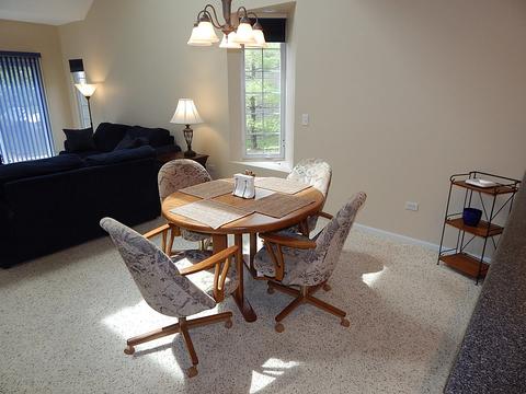 2060 Jeffrey Ct, Elgin, IL 60123 photo 5