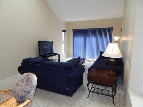 2060 Jeffrey Ct, Elgin, IL 60123 photo 2