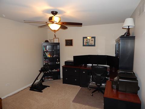 2060 Jeffrey Ct, Elgin, IL 60123 photo 23