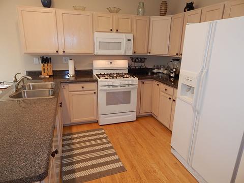 2060 Jeffrey Ct, Elgin, IL 60123 photo 8