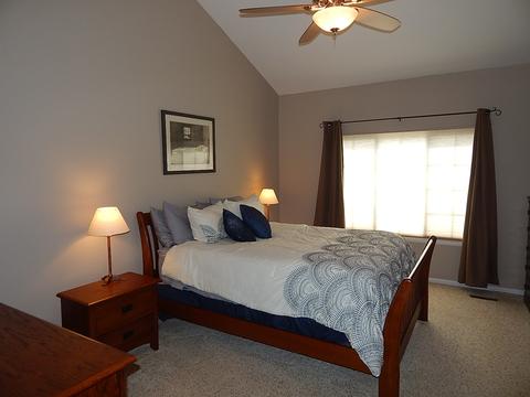 2060 Jeffrey Ct, Elgin, IL 60123 photo 9