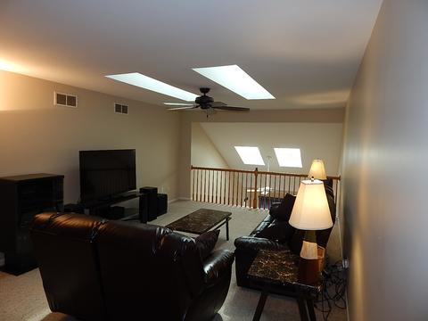 2060 Jeffrey Ct, Elgin, IL 60123 photo 16