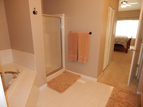 2060 Jeffrey Ct, Elgin, IL 60123 photo 14